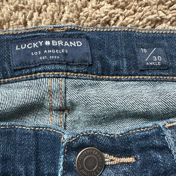 Lucky Brand Women’s Dark Wash Sweet Boot Ankle Jeans Size 10 - Picture 2 of 10